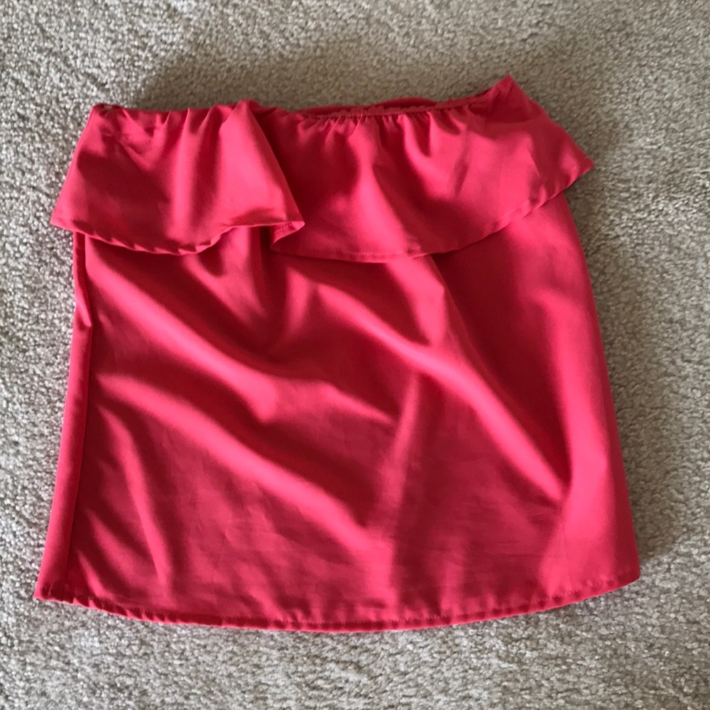 XS Coral strapless flounce top